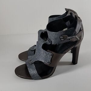 Tory Burch Teagan Stingray Brown Blue Leather Caged T Strap Sandal.